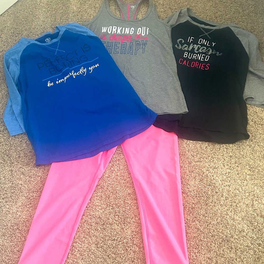 3/$13 bundle deal 
Set of 2 tank tops large & med Set of 3 shirts 1 Med 2 Large